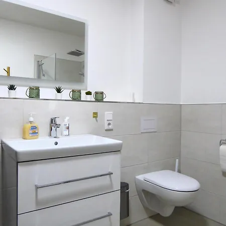 Lifestyle With Privat Sauna 4 Pers Wifi Ner Lift 公寓